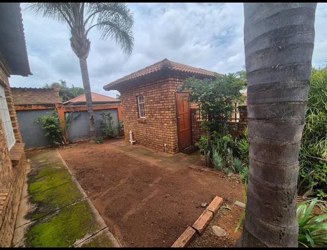 2 BEDROOM HOUSE FOR SALE IN THERESA PARK